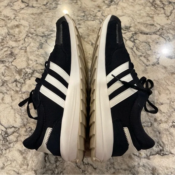 Adidas Retrorun Womens Sneakers Black White Retro Running Shoes EH1859 Size 9.5 - Picture 5 of 15